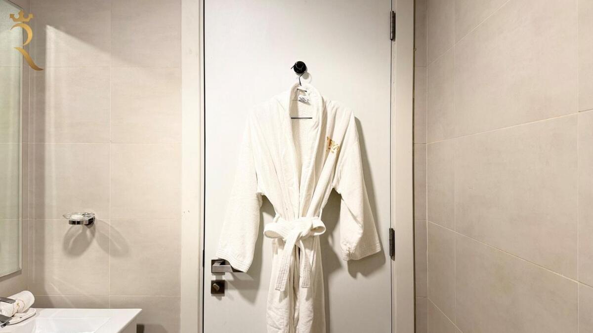 Trendy 1br With Pool N Gym In Raha Loft *