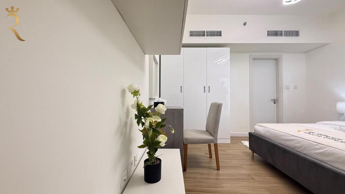 Trendy 1br With Pool N Gym In Raha Loft Apartment
