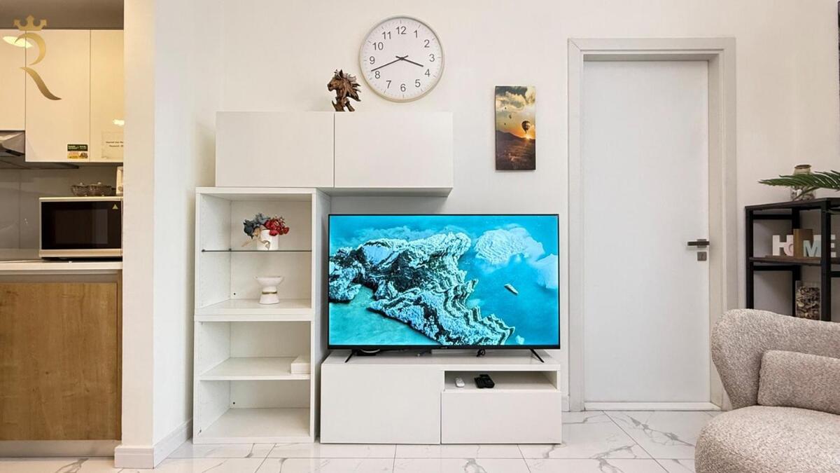 Trendy 1br With Pool N Gym In Raha Loft Apartment