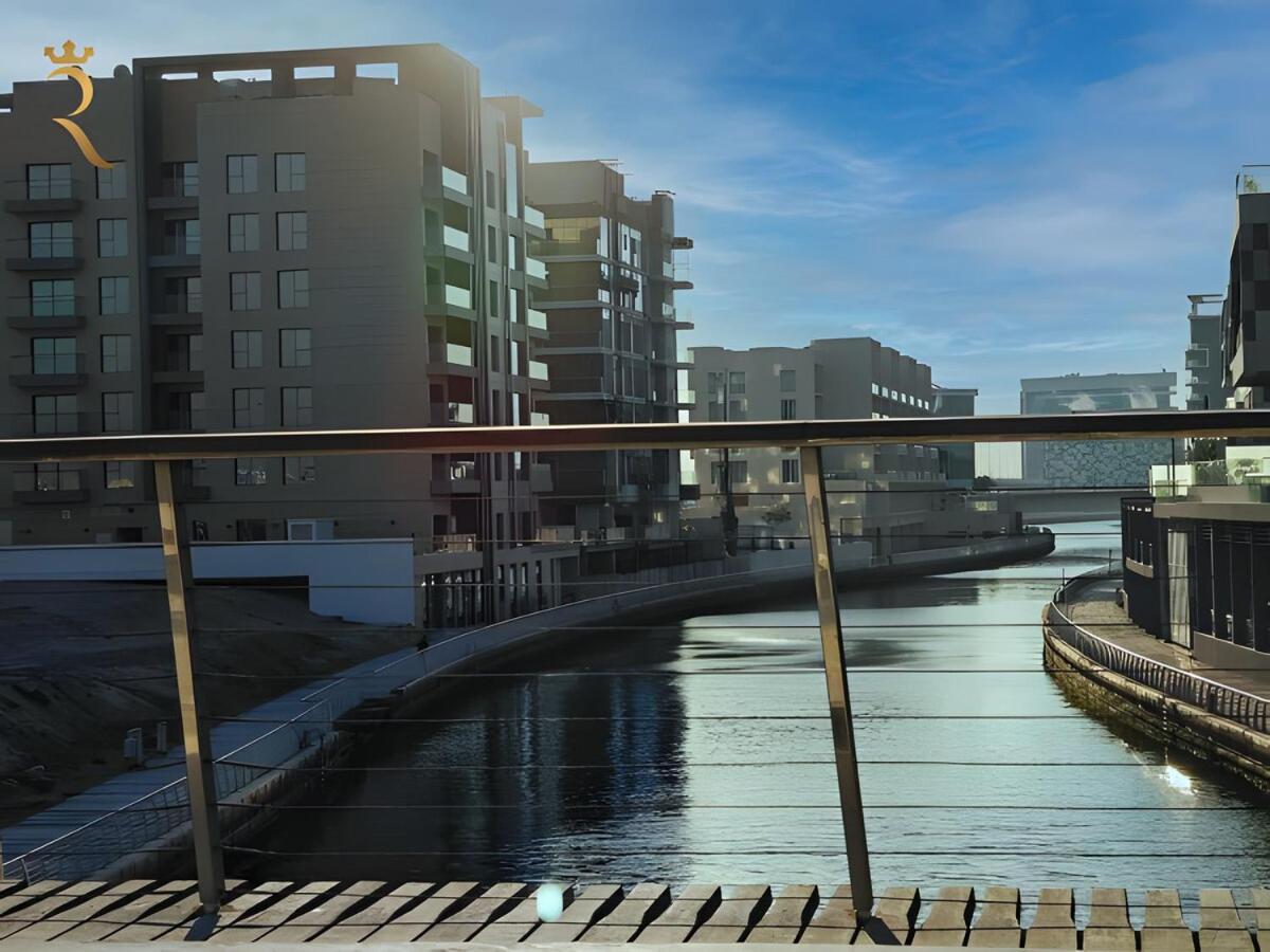 Trendy 1br With Pool N Gym In Raha Loft *
