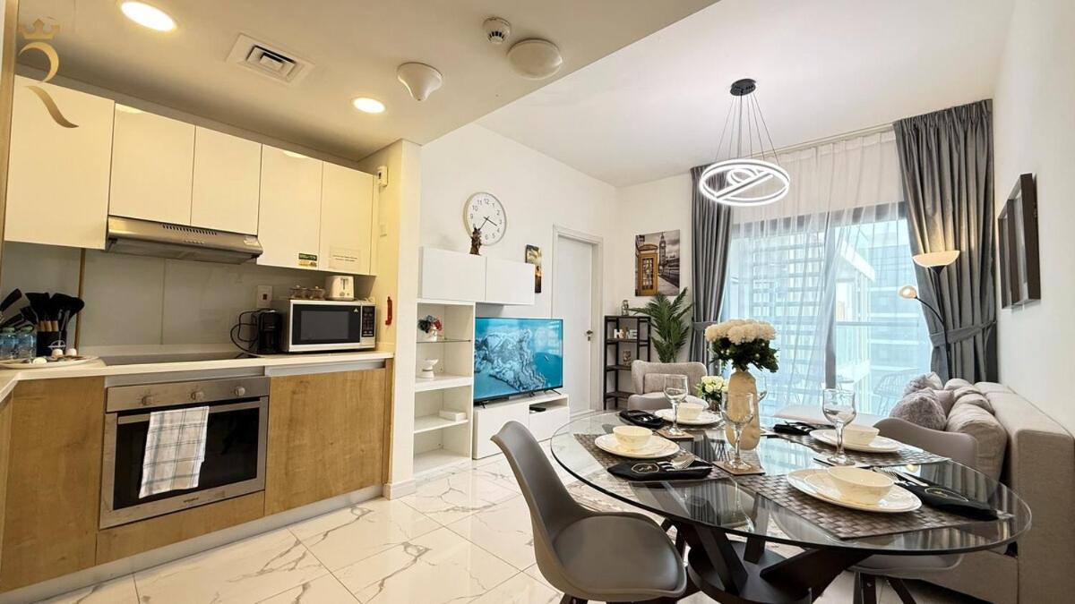 Trendy 1br With Pool N Gym In Raha Loft Apartment